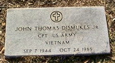 grave site, CPT Tom Dismukes, CAC, 1970-71, Clifton, TX